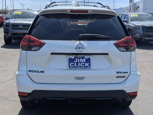 Pearl White 2018 Nissan Rogue SV