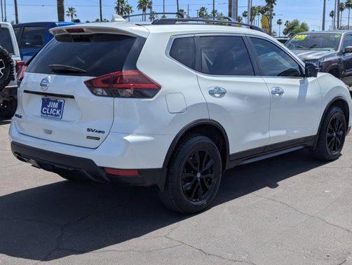 Pearl White 2018 Nissan Rogue SV
