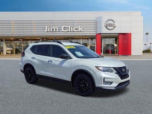 Pearl White 2018 Nissan Rogue SV