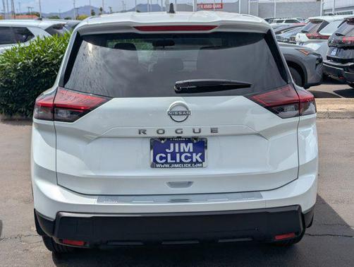 Everest White Pearl Tricoat 2026 Nissan Rogue SV
