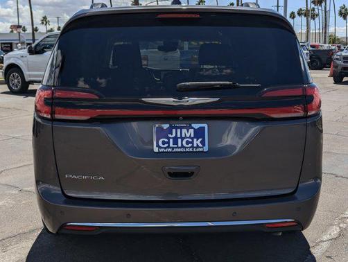 Granite Crystal Metallic Clearcoat 2022 Chrysler Pacifica Touring L