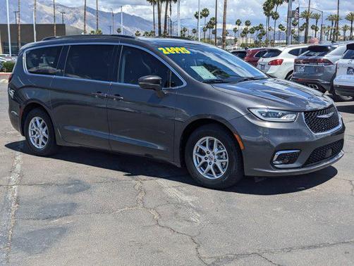Granite Crystal Metallic Clearcoat 2022 Chrysler Pacifica Touring L
