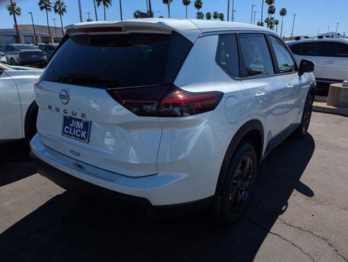 Everest White Pearl Tricoat 2026 Nissan Rogue SV