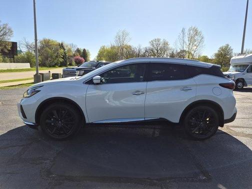 White 2023 Nissan Murano Platinum