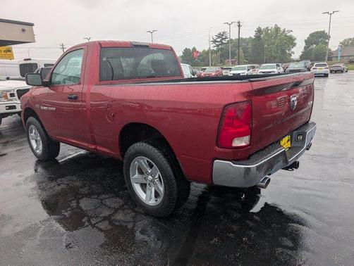 Deep Cherry Red Crystal Pearl 2012 RAM 1500 ST