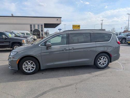 2022 Chrysler Pacifica Touring-L