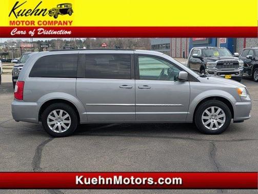 2014 Chrysler Town & Country Touring