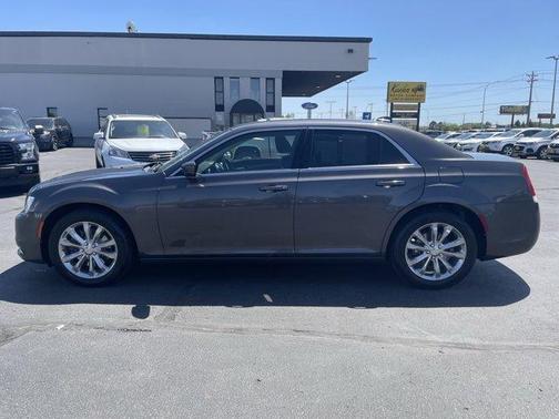 Granite Crystal Clearcoat Metallic 2018 Chrysler 300 Touring