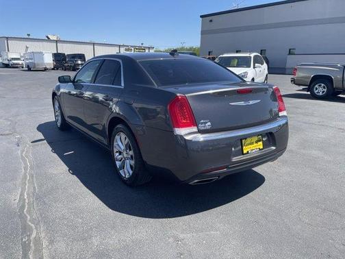 Granite Crystal Clearcoat Metallic 2018 Chrysler 300 Touring
