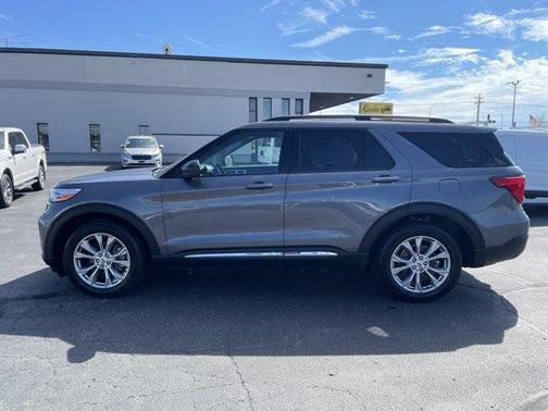Carbonized Gray Metallic 2021 Ford Explorer XLT