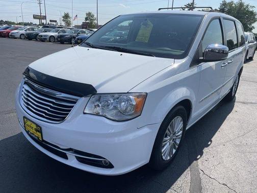 2016 Chrysler Town & Country Touring-L