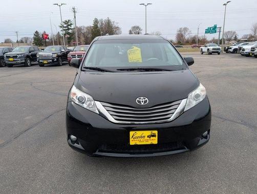 2011 Toyota Sienna XLE
