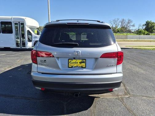 Lunar Silver Metallic 2017 Honda Pilot EX-L
