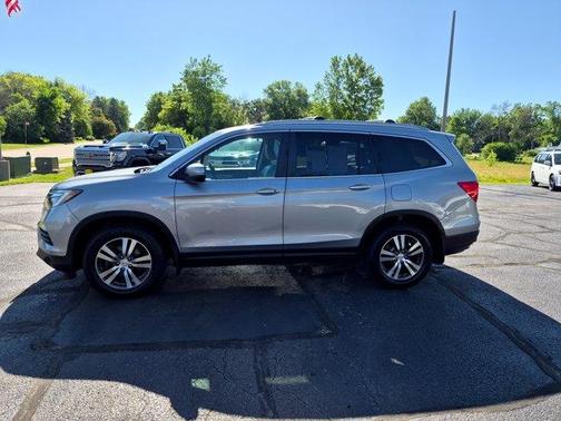 Lunar Silver Metallic 2017 Honda Pilot EX-L