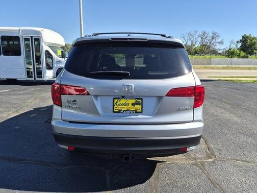 Lunar Silver Metallic 2017 Honda Pilot EX-L