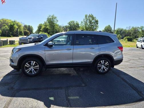 Lunar Silver Metallic 2017 Honda Pilot EX-L