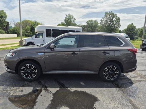 Quartz Brown Metallic 2018 Mitsubishi Outlander PHEV GT