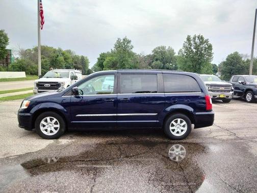 2012 Chrysler Town & Country Touring