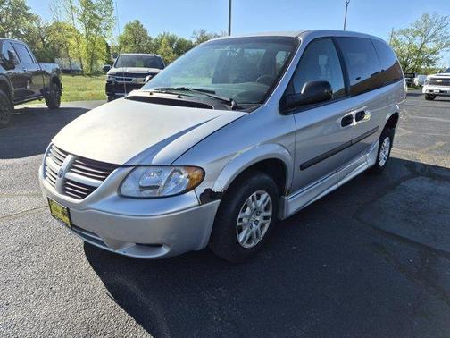 Bright Silver Metallic 2005 Dodge Grand Caravan SE