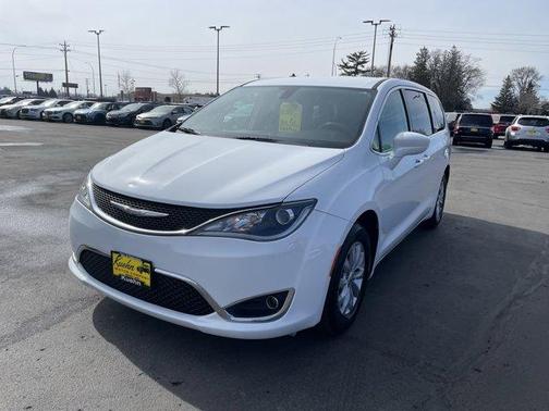 Bright White Clearcoat 2018 Chrysler Pacifica Touring Plus