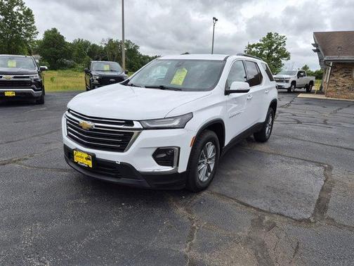 Summit White 2022 Chevrolet Traverse LT Cloth