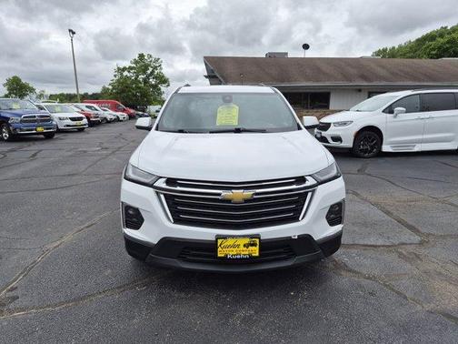 Summit White 2022 Chevrolet Traverse LT Cloth