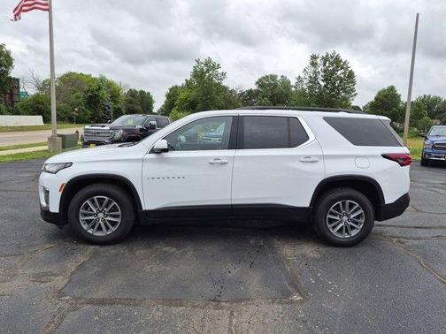 Summit White 2022 Chevrolet Traverse LT Cloth