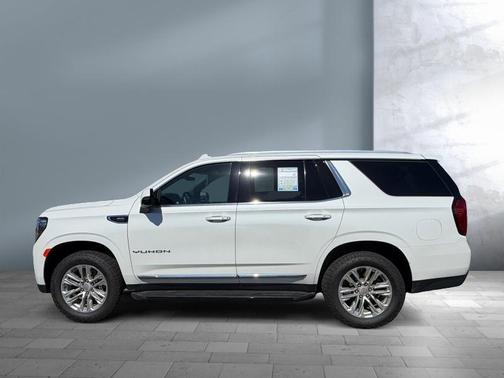 White Frost Tricoat 2022 GMC Yukon SLT