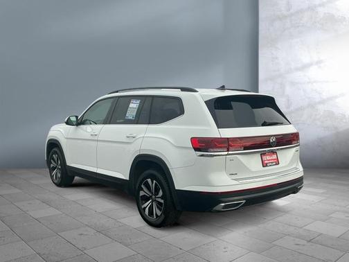 2024 Volkswagen Atlas 2.0T SE
