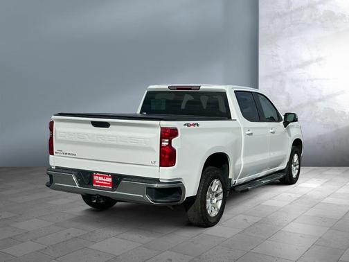 Summit White 2024 Chevrolet Silverado 1500 LT