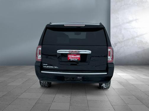 2017 GMC Yukon XL Denali