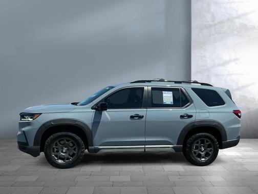 Sonic Gray Pearl 2023 Honda Pilot AWD TrailSport