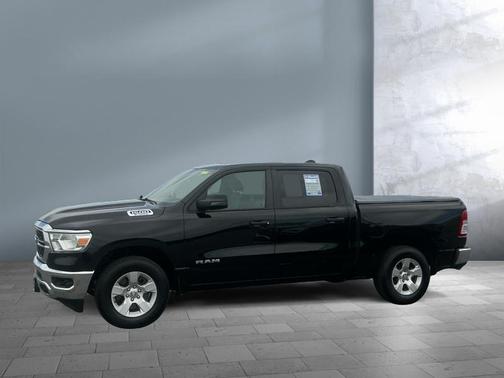 Diamond Black Crystal Pearlcoat 2023 RAM 1500 Big Horn/Lone Star