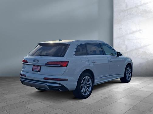 2025 Audi Q7 55 Premium Plus