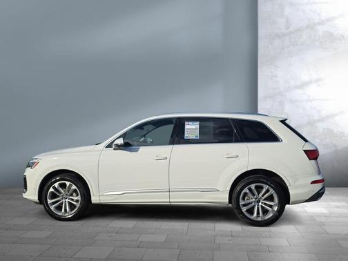 2025 Audi Q7 55 Premium Plus