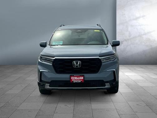 Obsidian Blue Pearl 2024 Honda Pilot Touring 8-Passenger