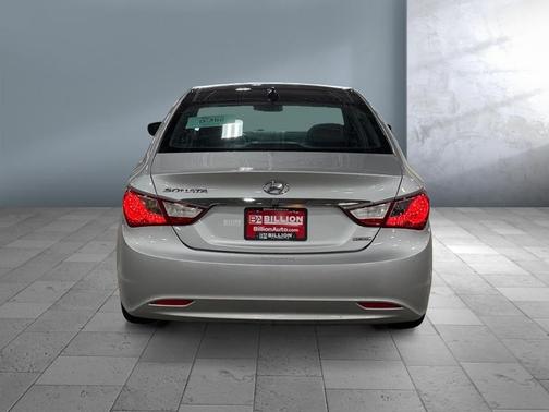 Radiant Silver Metallic 2013 Hyundai SONATA Limited