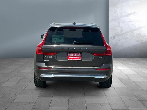Platinum Grey Metallic 2022 Volvo XC60 B5 Inscription