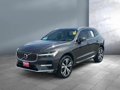 Platinum Grey Metallic 2022 Volvo XC60 B5 Inscription SUV