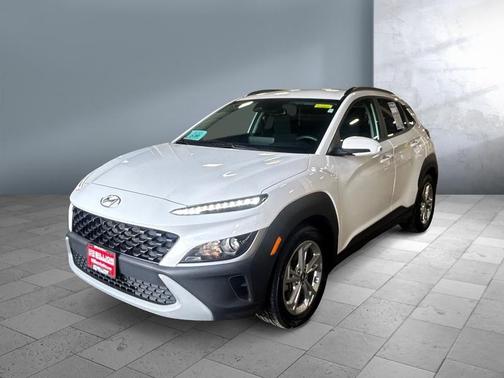 Lunar White 2022 Hyundai KONA SEL
