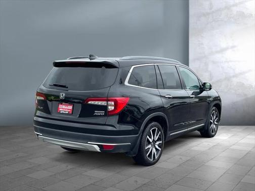 2019 Honda Pilot Touring 8-Passenger