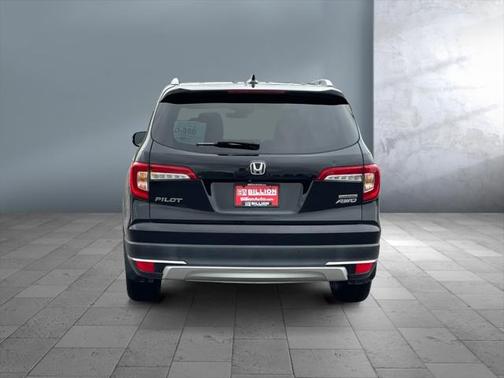 2019 Honda Pilot Touring 8-Passenger