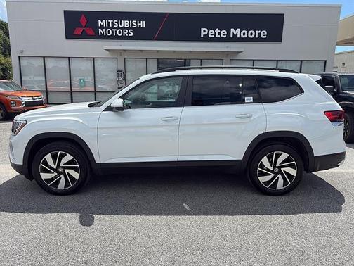Opal White Pearl 2026 Volkswagen Atlas 2.0T SE W/TECHNOLOGY