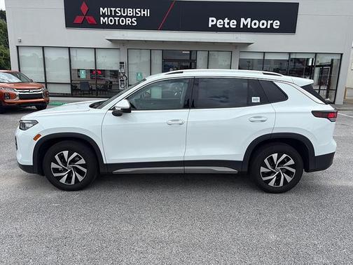 Pure White 2025 Volkswagen Tiguan 2.0T S