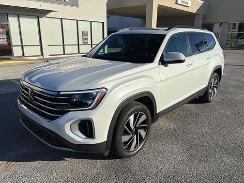 Opal White Pearl 2026 Volkswagen Atlas 2.0T SE w/ Technology
