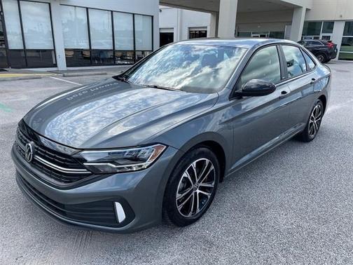 Platinum Gray Metallic 2024 Volkswagen Jetta 1.5T Sport