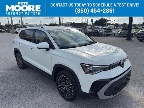 Pure White 2025 Volkswagen Taos 1.5T SE