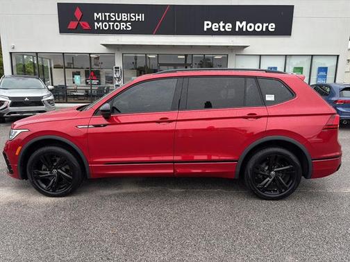 Kings Red 2024 Volkswagen Tiguan 2.0T SE R-Line Black