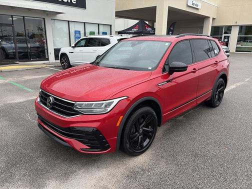 Kings Red 2024 Volkswagen Tiguan 2.0T SE R-Line Black