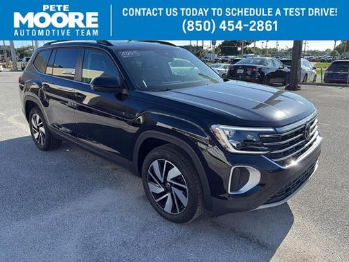 Deep Black Pearl Effect 2025 Volkswagen Atlas 2.0T SE w/ Technology